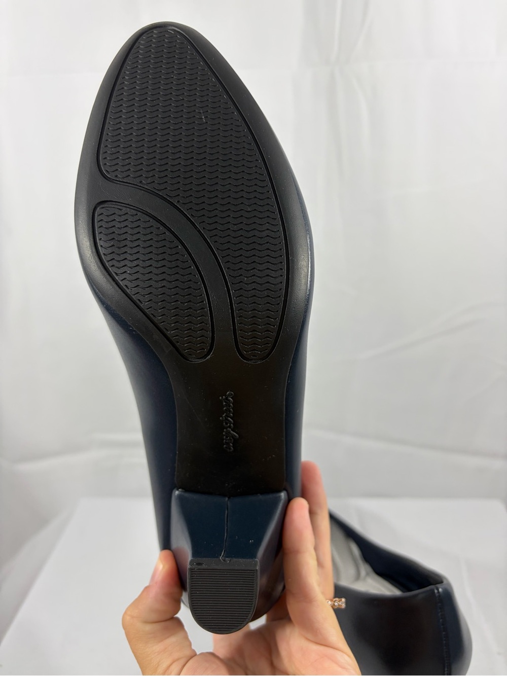 NWT Easy Street Women's 8 Navy Blue 2 Inch Heel Pumps - Picture 6 of 8